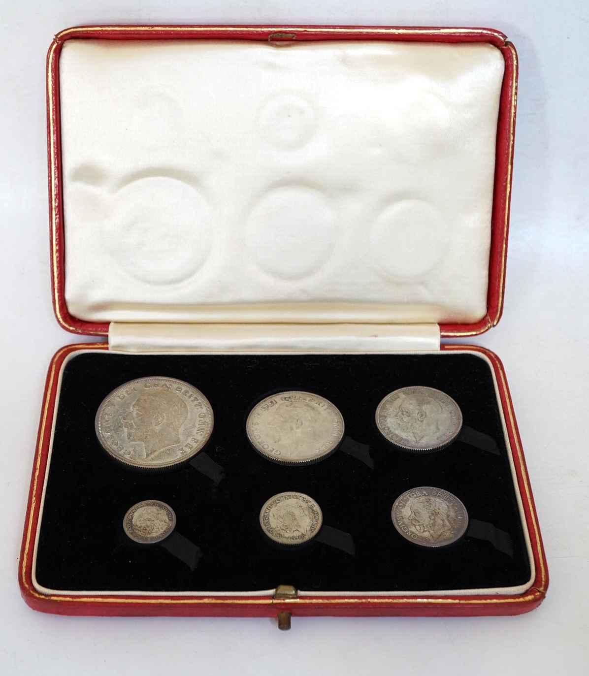 British silver coins, George V ‘New Type’ six coin set, 1927, wreath crown to threepence, UNC, toned, in case of issue